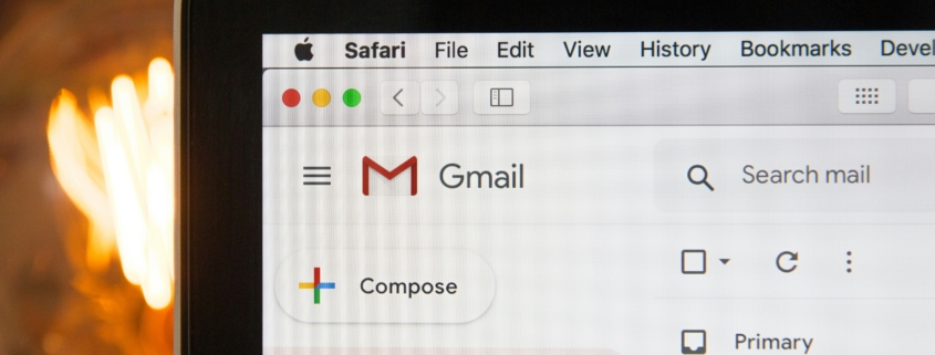 Email Marketing mit KI - Laptop, Symbolbild fuer KI-gestuetztes E-Mail-Marketing